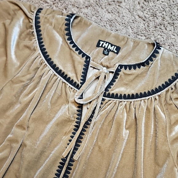 THML Nina Embroidered Velvet Tie Top - Picture 7 of 11